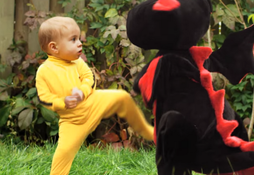 Videos Graciosos de Bebés: Dragon Baby (Kill Bill Style)