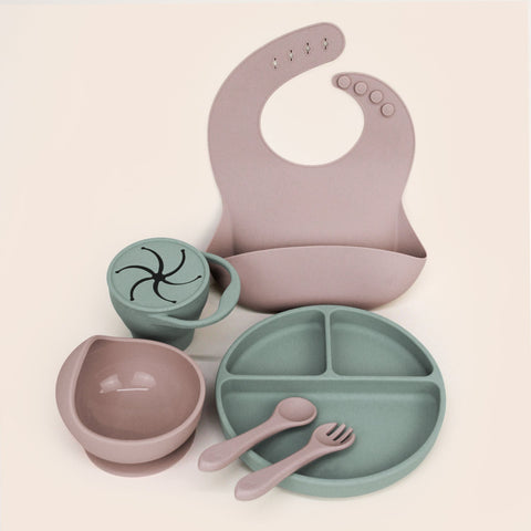 Set Completo de Alimentación para Bebé-Toddler - 6 piezas (Plato, Bowl, Cuchara, Tenedor, Babero y Vaso para Snacks) - Arena  y Verde