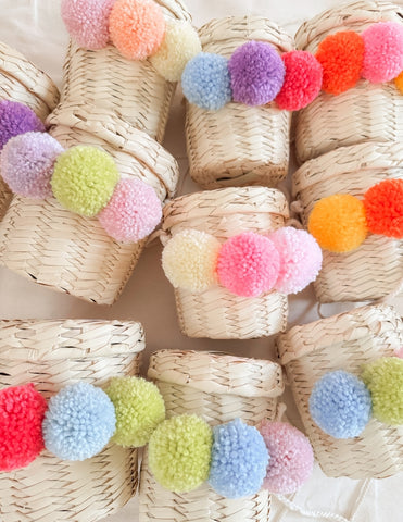 Recuerdos para Cumpleaños - Set de 5 Canastas - Pompones