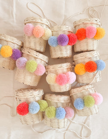 Recuerdos para Cumpleaños - Set de 5 Canastas - Pompones