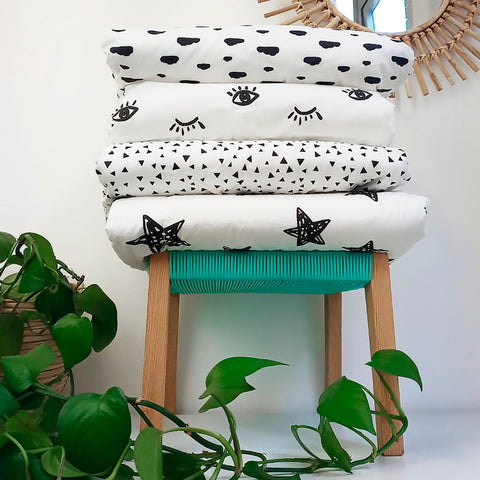 Cobija para Cama Cuna Triangulitos Negros