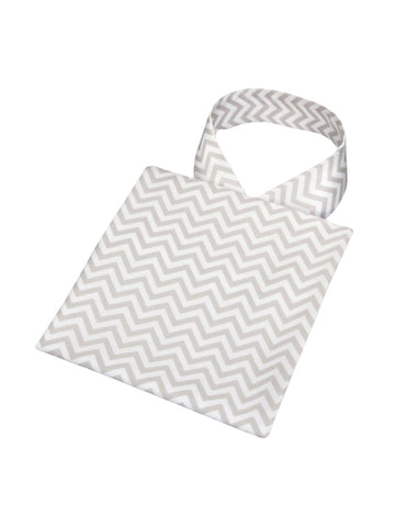 Cubre Lactancia Chevron Gris / Blanco