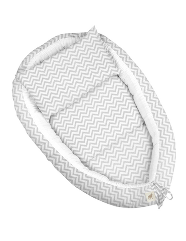 Nido, ó cama portátil para Bebé, con acolchado - Chevron Gris