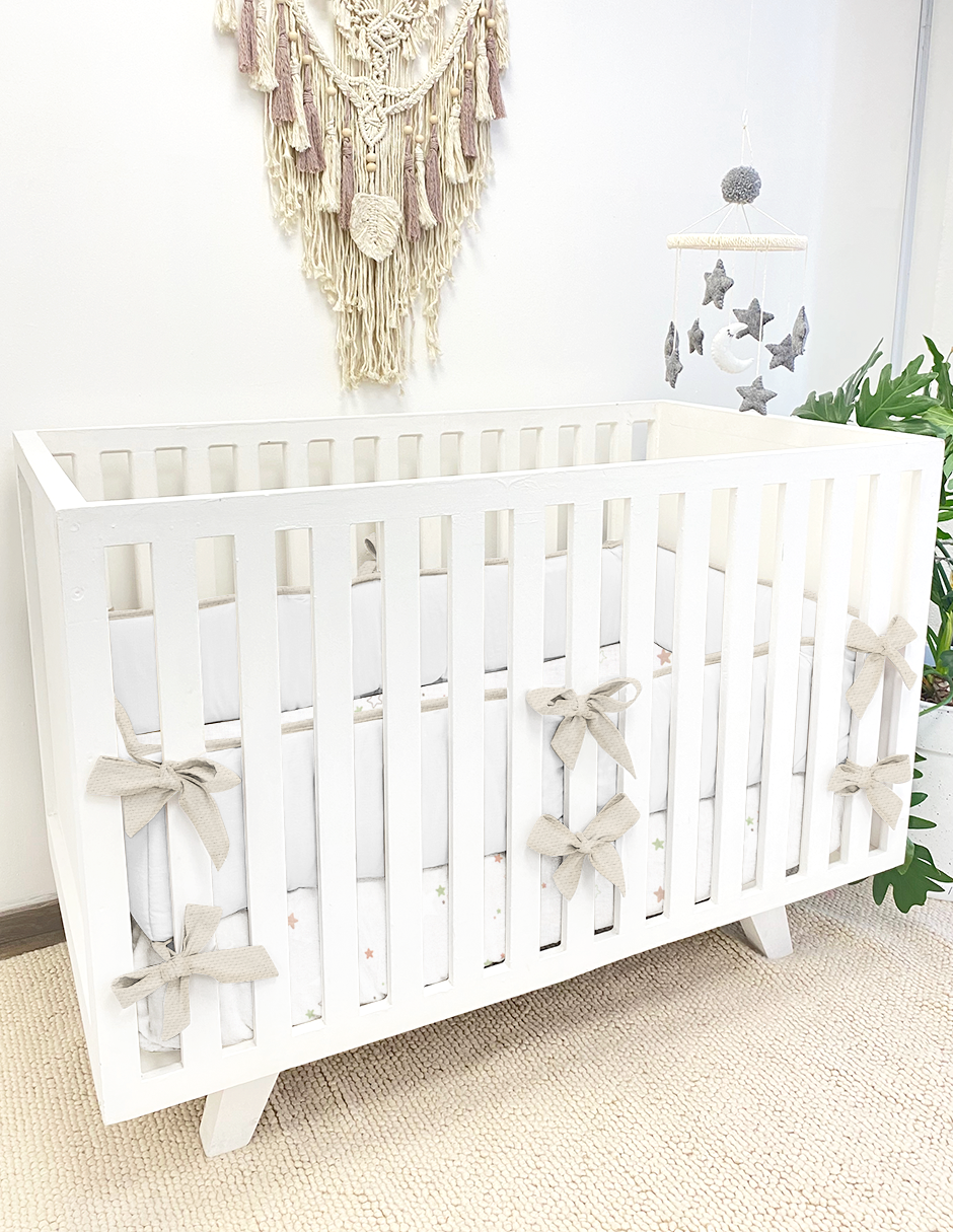 Protector para Cuna Blanco con Detalle Beige