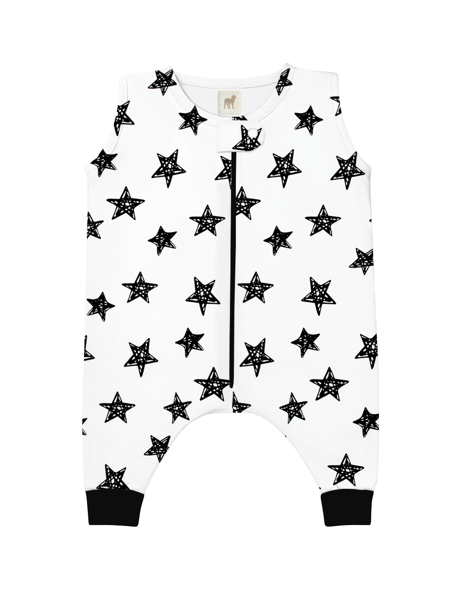 Bebé con saco de dormir de 100% algodón Nap Baby Estrellitas Rellenas, cerrado en talla recién nacido y con abertura para pies desde los 6 meses