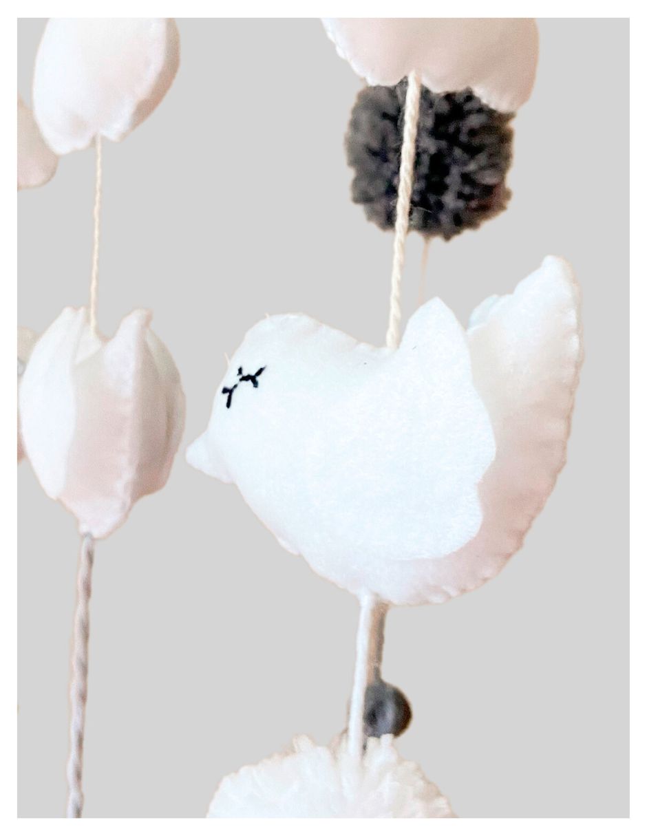 Móvil Pajaritos y Pompones