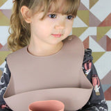 Babero de Silicón para Bebé con bolsa atrapa comida - Vino