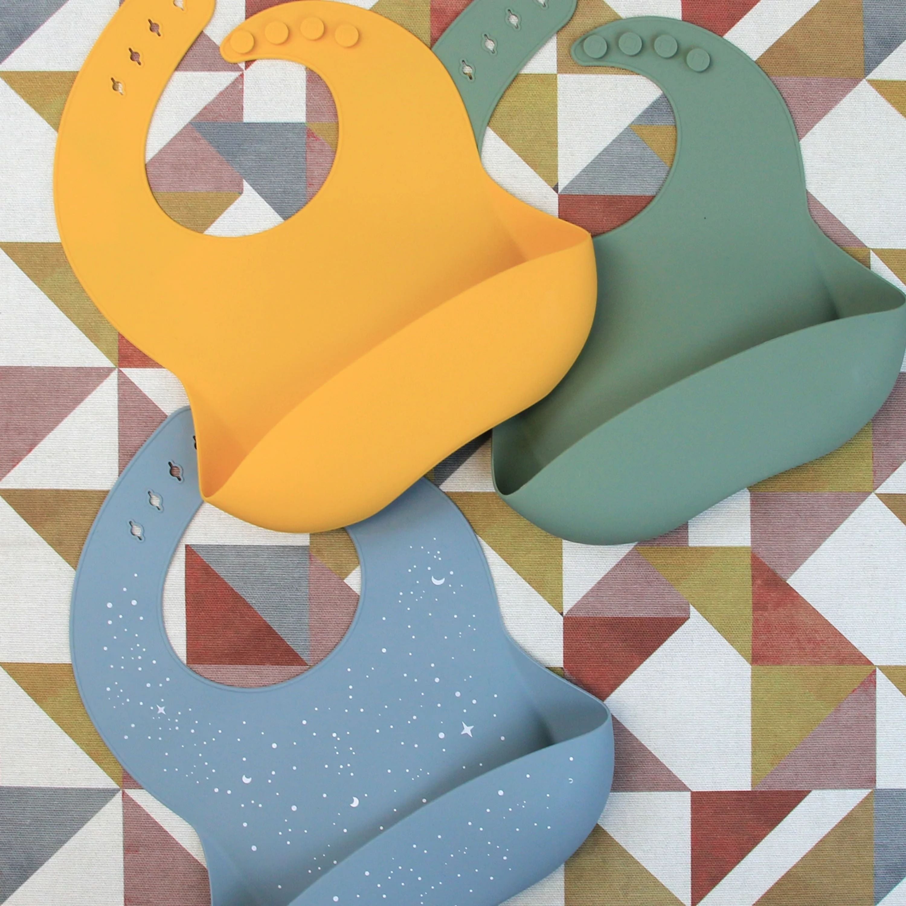 Babero de Silicón para Bebé con bolsa atrapa comida - Azul Estampado