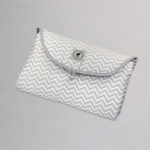Cambiador Portátil Chevron Gris / Blanco