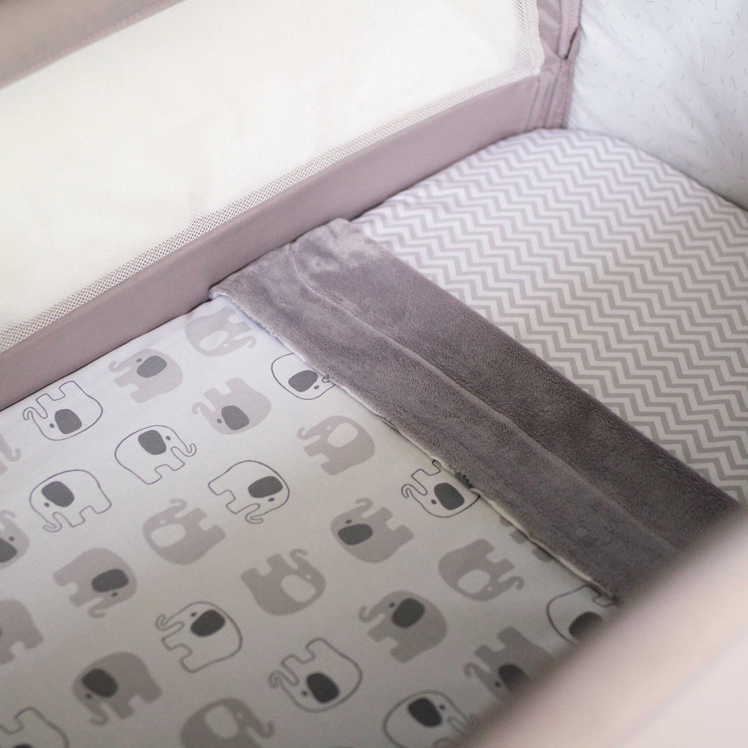 Juego de Sábanas para Mini Colecho (50x90) - Chevron Gris