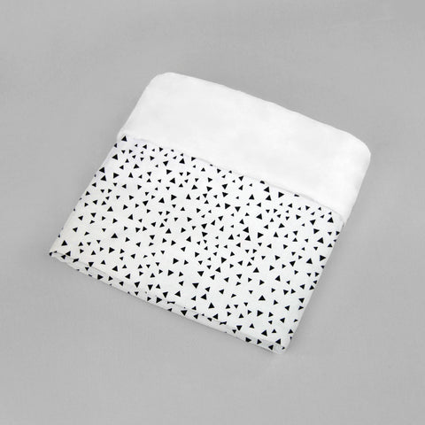 Cobijita para Bebé Triangulitos Negros