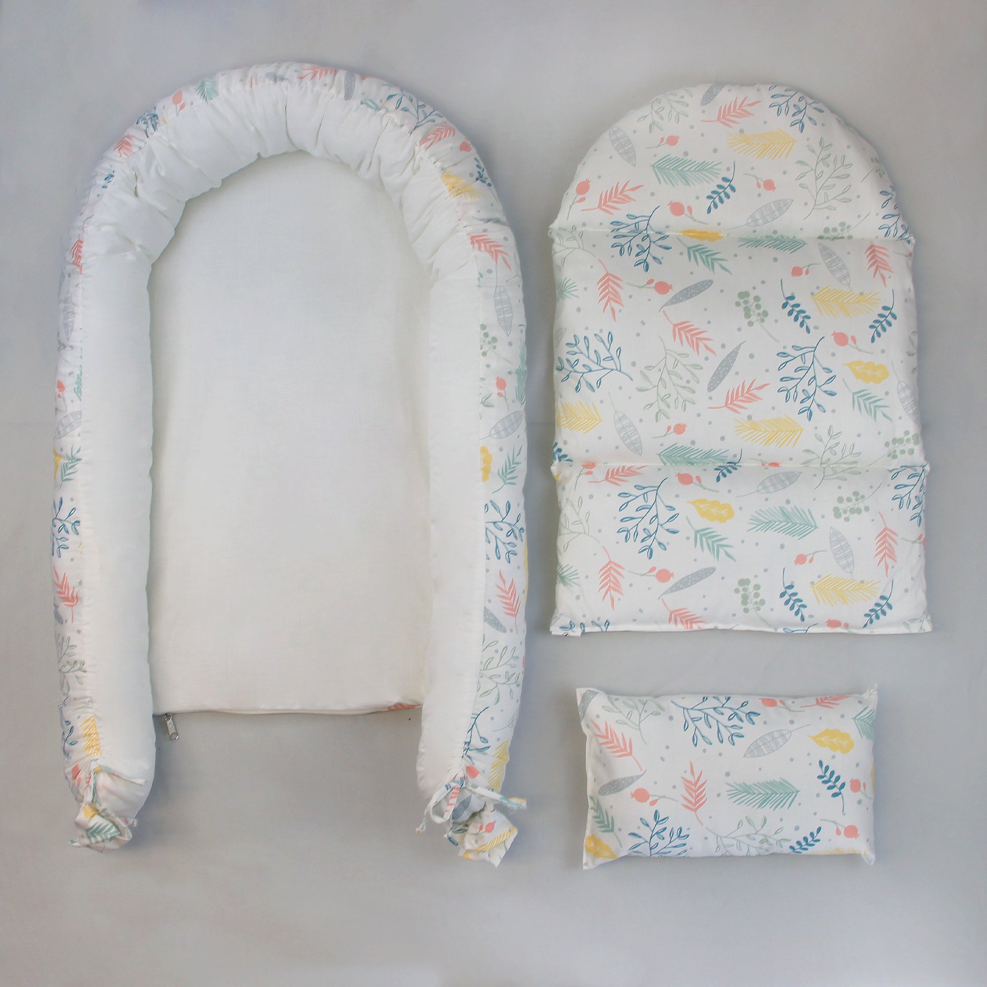 Nido, ó cama portátil para Bebé, con acolchado, 100% Algodón - Flores