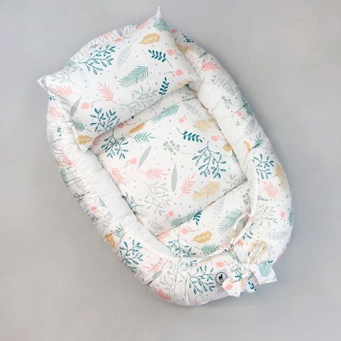 Nido, ó cama portátil para Bebé, con acolchado, 100% Algodón - Flores
