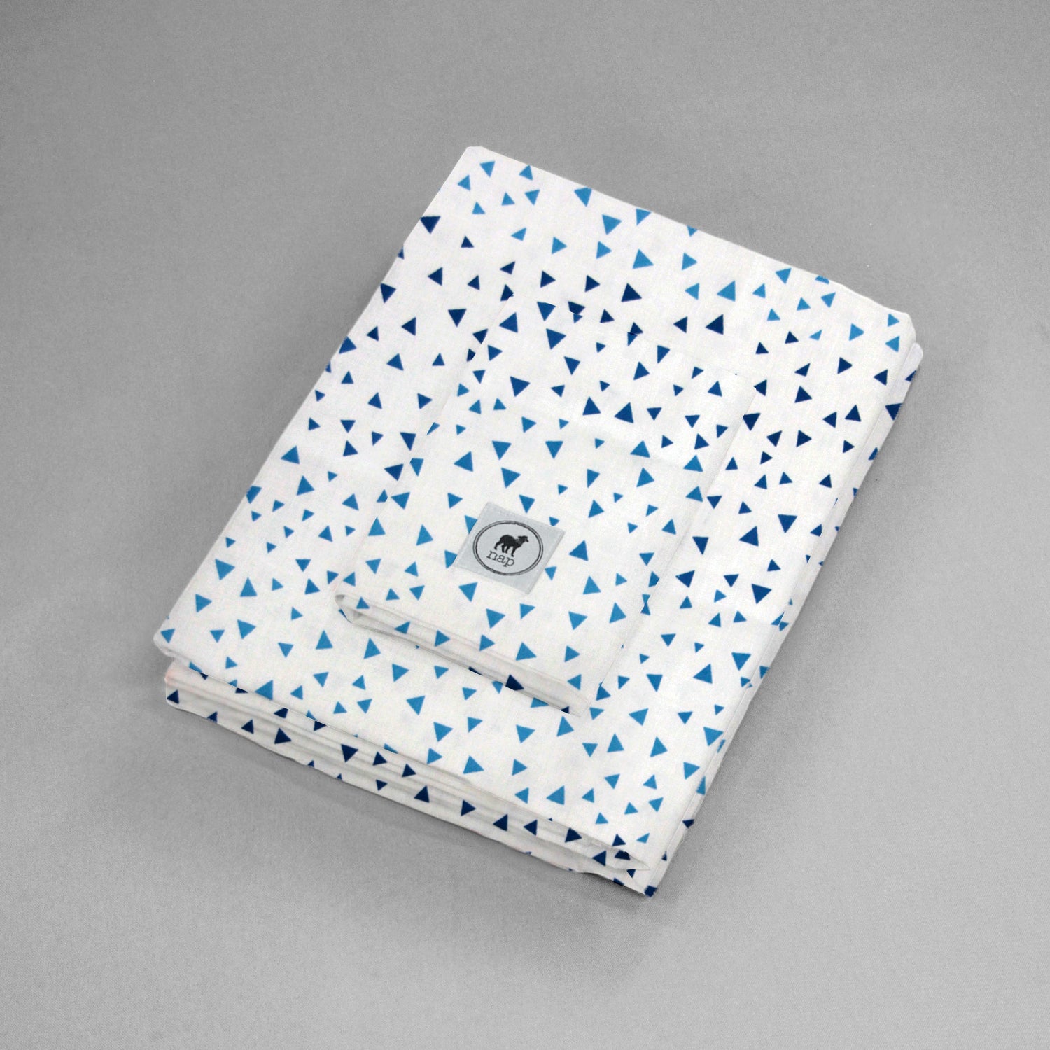 Juego de Sábanas para Mini Colecho (50x90) - Triángulitos Azules